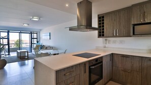 Micro-ondes, four, plaque de cuisson, lave-vaisselle