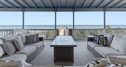 Oceanfront Family Home Sleeps 24 — Beach & Games