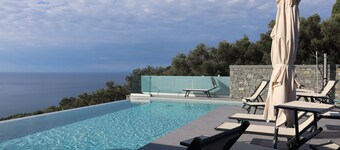 ลา จูเลีย สวีทส์ ไลค์ โฮม