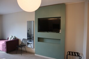 Marmo | Living area | 55-inch flat-screen TV with satellite channels, Netflix, pay movies