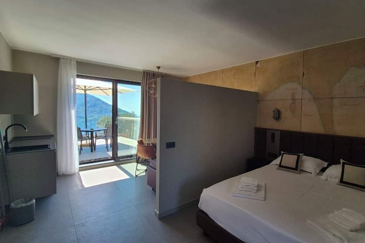 Le Mappe Nautiche | 1 bedroom, down comforters, in-room safe, blackout drapes