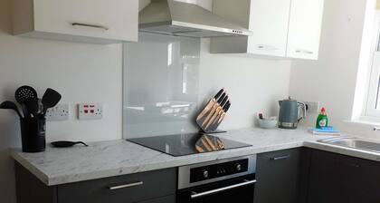No 11 - Contemporary 2 Bedroom Apartment in Lanark Town Centre