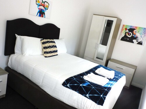 No 1 -  2 bedroom Apartment in Lanark Town Centre