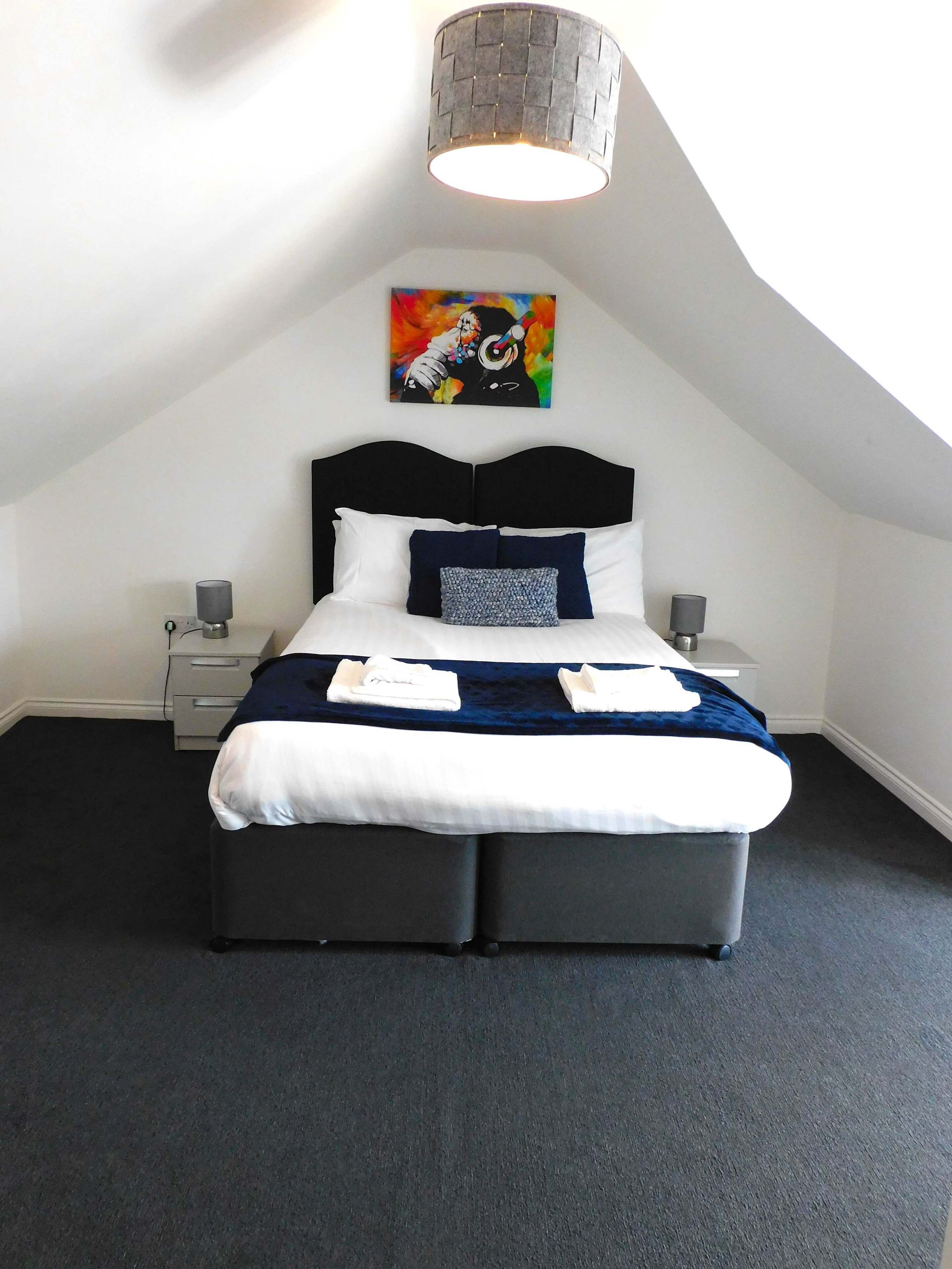 1 غرفة نوم ومكواة/لوح كي وواي فاي وملاءات أسرّة