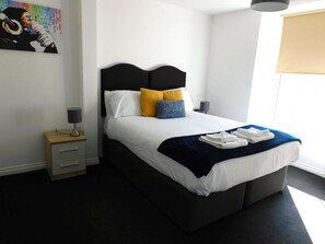 2 makuuhuonetta, silitysrauta/-lauta, Wi-Fi, vuodevaatteet