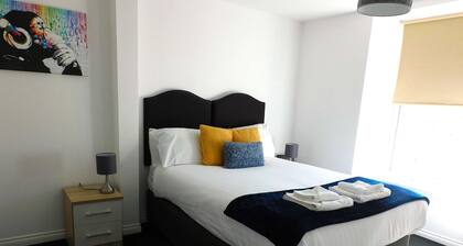 No 5 - Modern 2 bedroom Apartment in Lanark Town Centre