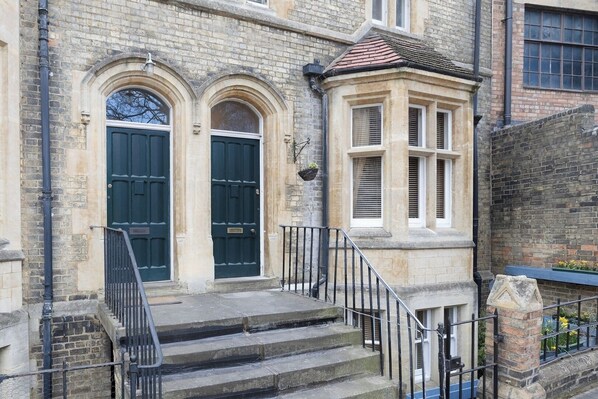 Exterior detail - Historic 1BD in Central Peterborough (Peterborough)