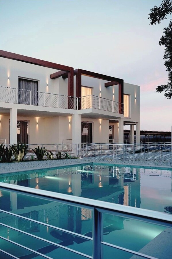 Seasonal outdoor pool