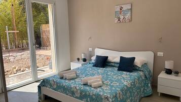 1 bedroom, in-room safe, free WiFi, bed sheets