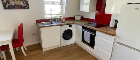 Apartment, 1 Bedroom, Smoking | Laundry