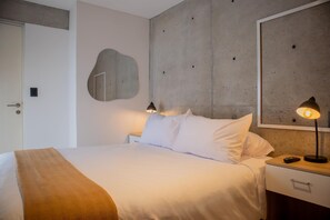 1 makuuhuone, työpöytä, silitysrauta/-lauta, Wi-Fi