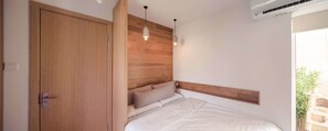 Standard Double Room, 1 Queen Bed, Non Smoking | Free WiFi - Shanghai Hills & Gefii Sixteen Cats close to Jing'an Temple (Shanghai)