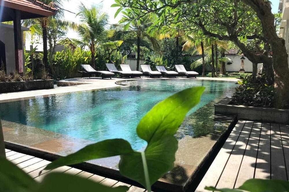 Akatara Hotel