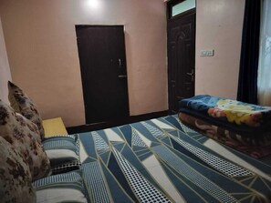 Basic Double Room | Free WiFi - benus (Darjeeling)