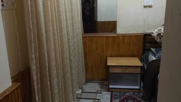 Kamar Double Basic | Wi-Fi gratis