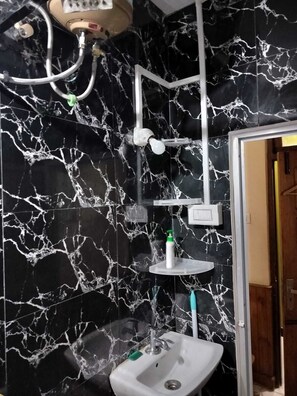 Basic Double Room | Free WiFi - benus (Darjeeling)