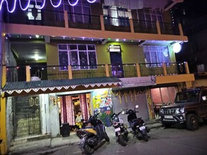 Basic Double Room | Free WiFi - benus (Darjeeling)