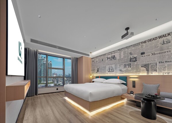 Chambre romantique double | Articles de minibar gratuits, rideaux d’obscurcissement