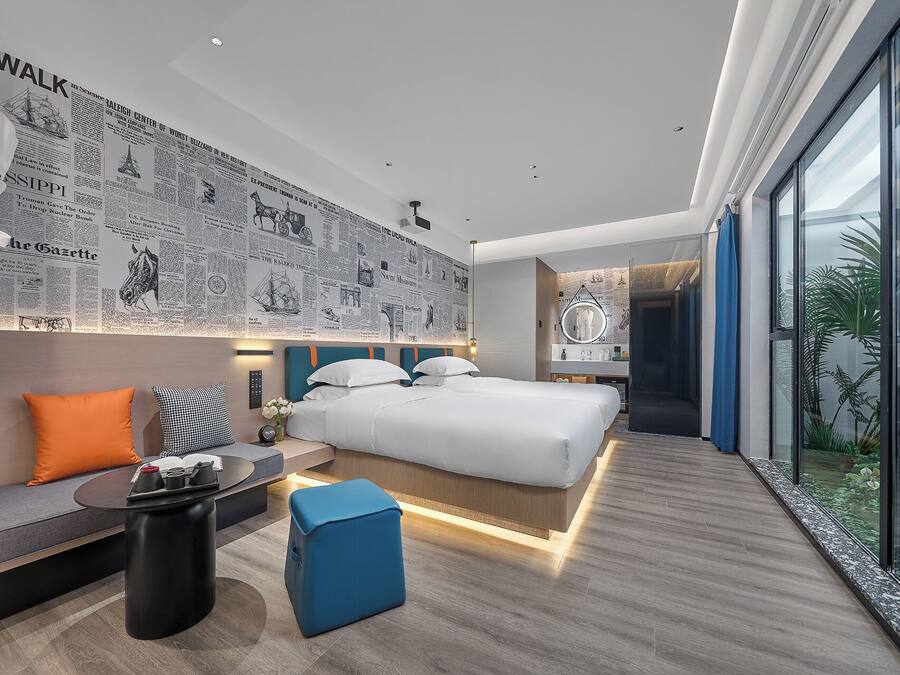 Standard Twin Room, Berbilang Katil | Bar mini percuma, langsir/tirai gelap terus, seterika/papan seterika