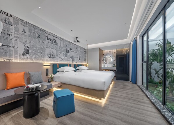 Free minibar, blackout curtains, iron/ironing board, free WiFi - Lan Wan International Hotel  (Guangzhou)