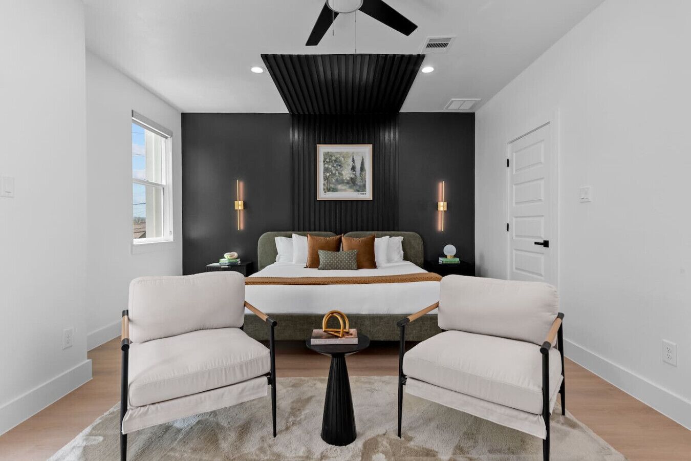 3 soveværelser, skrivebord, strygejern/strygebræt, weekendseng