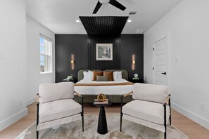 3 chambres, bureau, fer et planche à repasser, lit parapluie