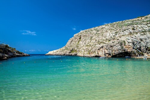 40sec walk to Xlendi Beach Gozo Malta ★ Fully AirCon, Fully Heated ★ Central Apt