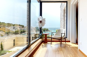 Villa Figs | リビング エリア | テレビ