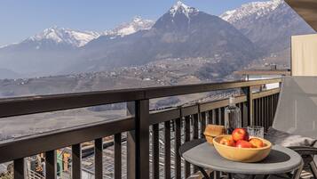 Suite, 2 Bedrooms, Balcony, Mountain View | Balcony