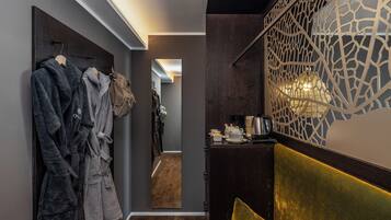 Suite, climatisation, vue montagne | Armoire