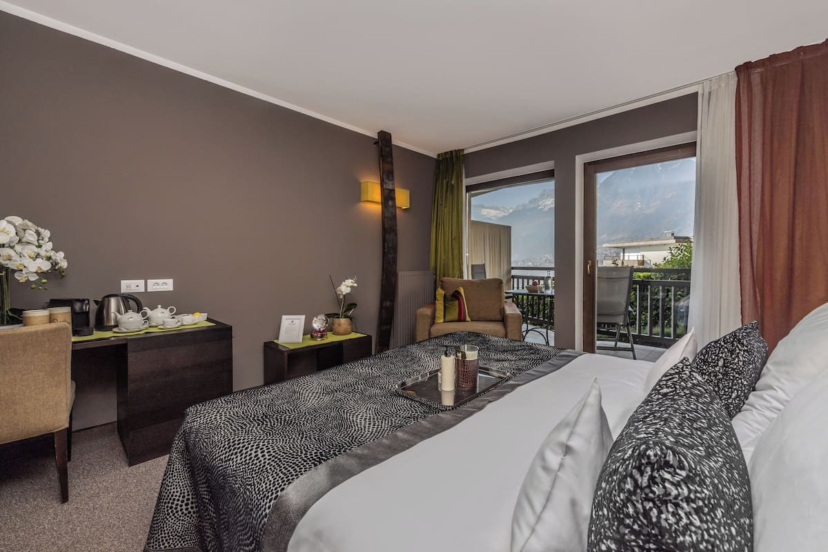 Double Room, Garden View | Free WiFi