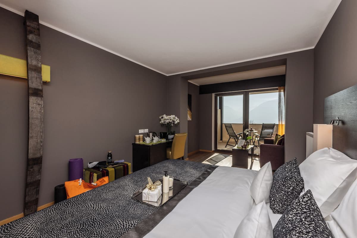 Double Room, Mountain View, Ground Floor | Free WiFi