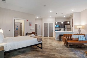 Bureau, fer et planche à repasser, Wi-Fi, literie fournie