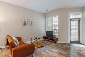 Téléviseur, bureau