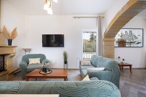 Family Villa, Mountain View | Living area