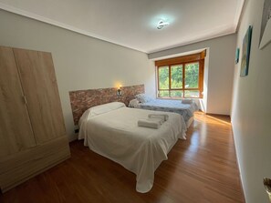3 habitaciones, tabla de planchar con plancha y wifi gratis 