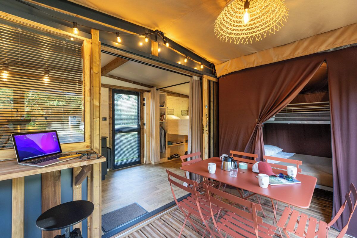 Cottage | Khu phòng khách | Banh bàn, bàn bóng bàn 