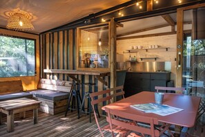 Cottage | Living area