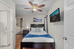 1 habitación, escritorio, tabla de planchar con plancha y wifi gratis 
