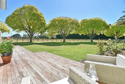 Relaxing Rural Getaway – Near Kaiapoi Lakes, Room to Roam