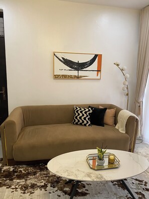 Smart TV - Town view apartment in Kampala with serene town views (Kampala)