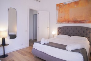 9 bedrooms, desk, iron/ironing board, WiFi