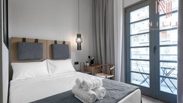 Individually decorated, individually furnished, laptop workspace