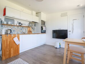 Dishwasher, cookware/dishes/utensils - Meadows Edge (Truro)