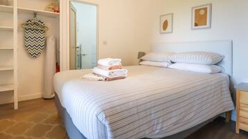 1 habitación, decoración personalizada y muebles diferentes