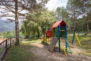 منطقة لعب الأطفال - خارجية