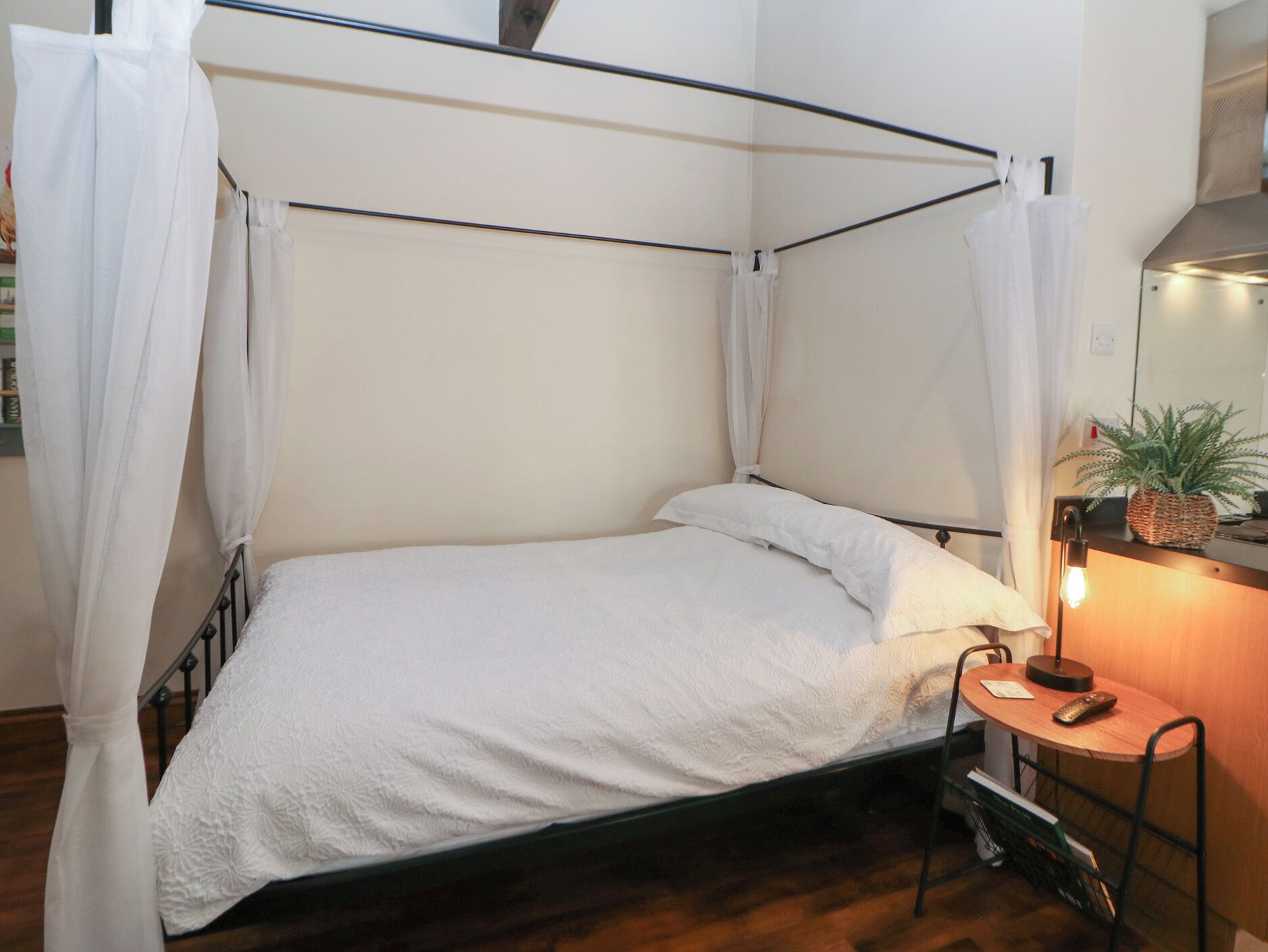 1 habitación, decoración personalizada y muebles diferentes 