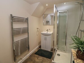 Shower - Oakenbank Barn (Macclesfield)