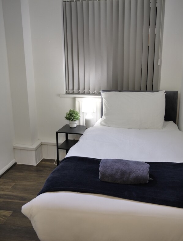 3 chambres, fer et planche à repasser, Wi-Fi, draps fournis