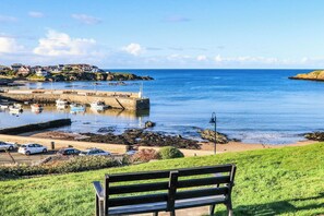 Beach nearby - 5 Sea View Street (Cemaes Bay)